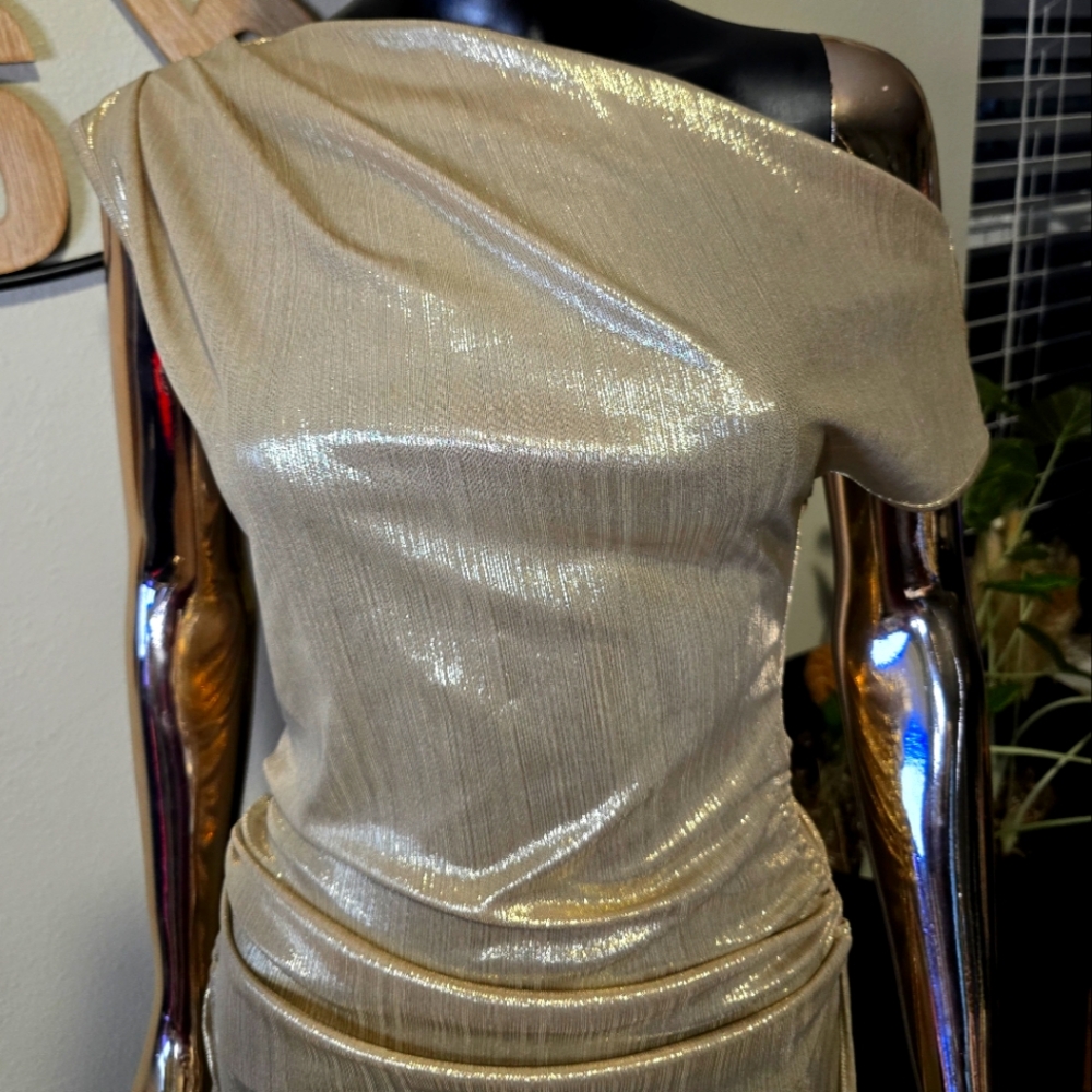 ✨ Gold One-Shoulder Shimmer Mini